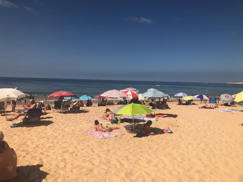 Luxury Two Br Pool View Beach Side Apartment At Algarve'S Longest Beach Armação de Pêra المظهر الخارجي الصورة